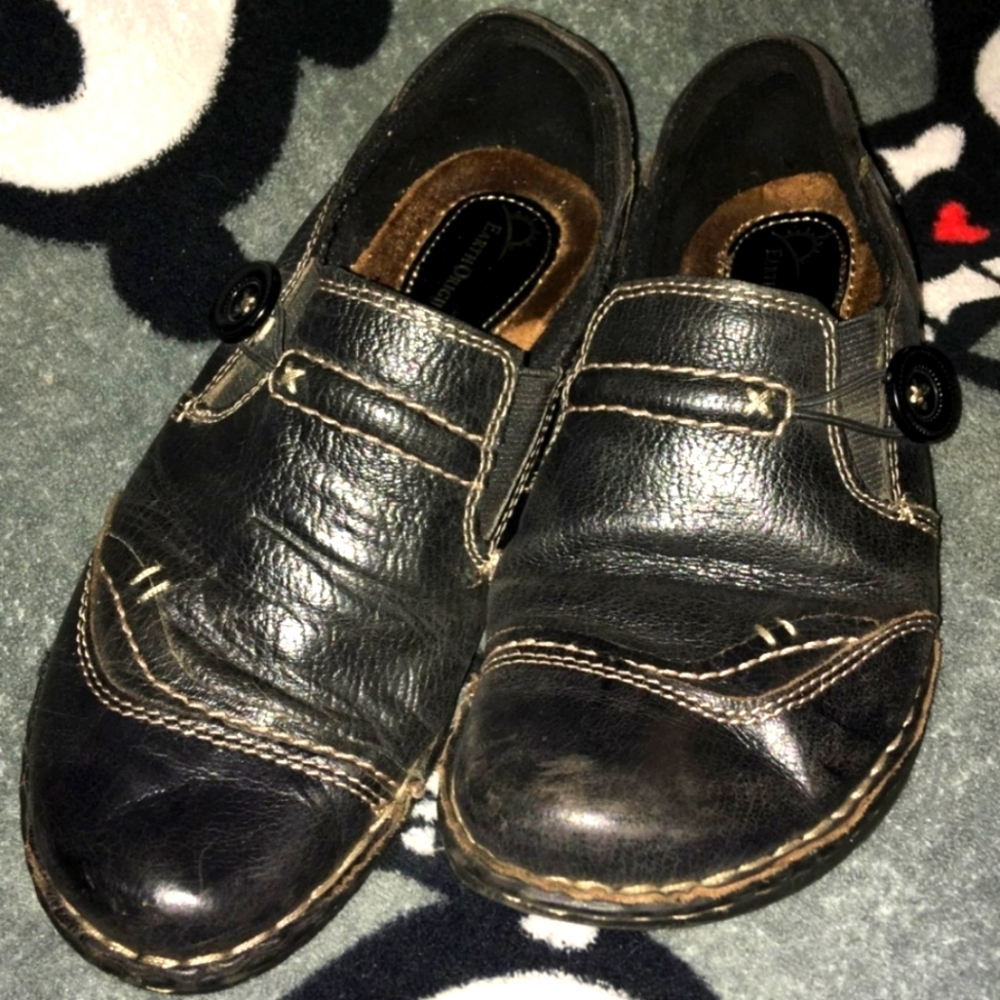 Earth Origins Black Slip on Leather Loafers Size 8 Women's